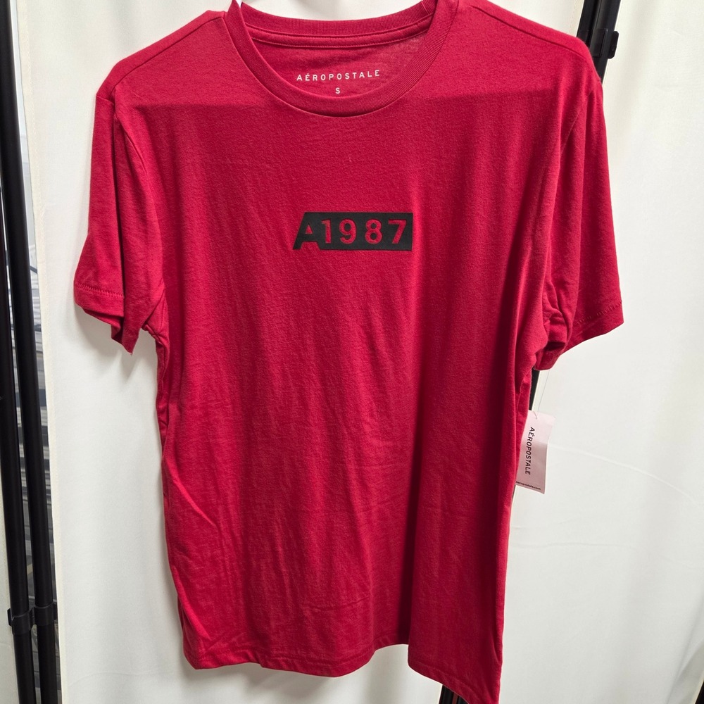 Aeropostale Mens A1987 Graphic T-Shirt Red Short Sleeve Crew Neck Small NWT